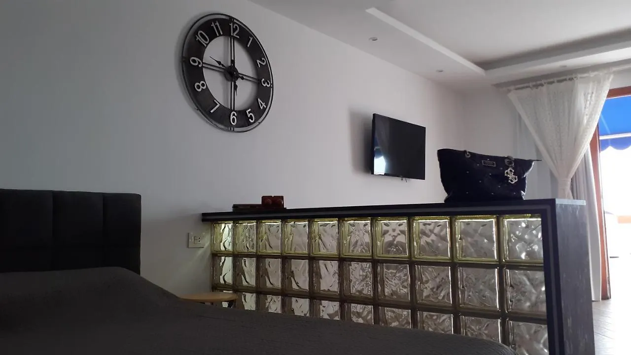 Port Royale Montana Apartment Arona  Spain